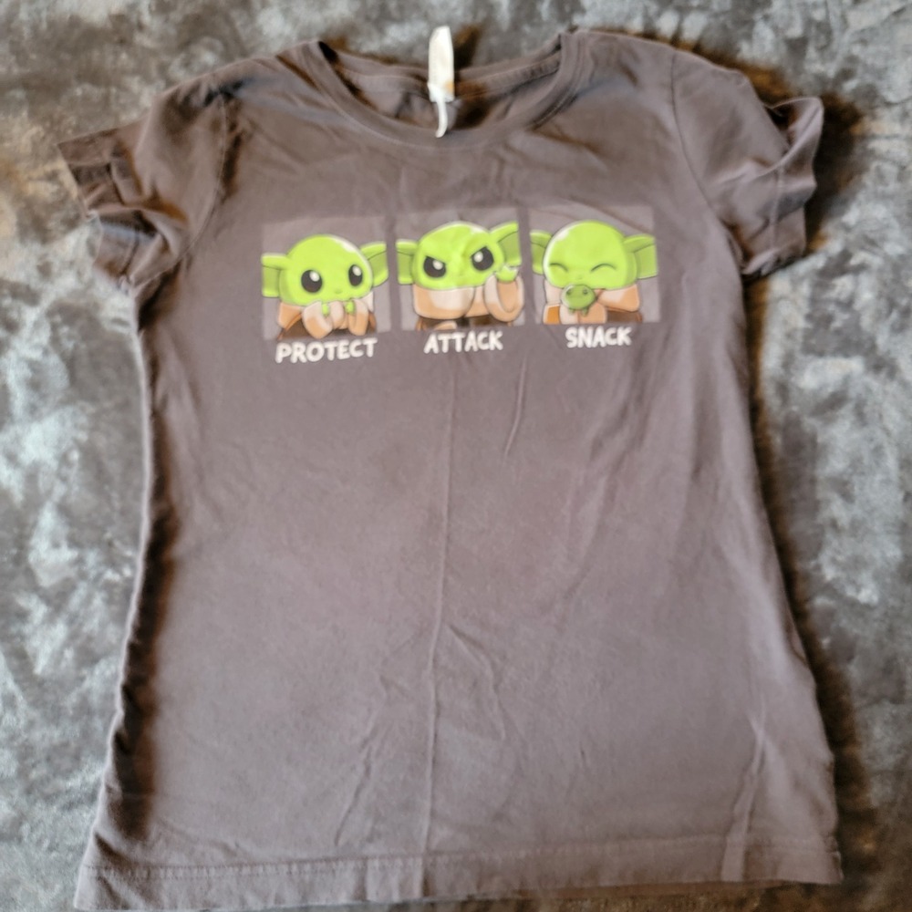 Live and Tell Graphic Tee Women S Gray Excellent Grogu Baby Yoda Star Wars 846